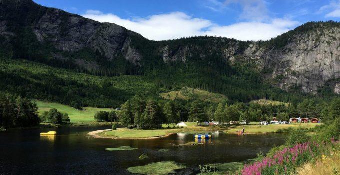 Où faire du camping au bord d'un lac en France ?