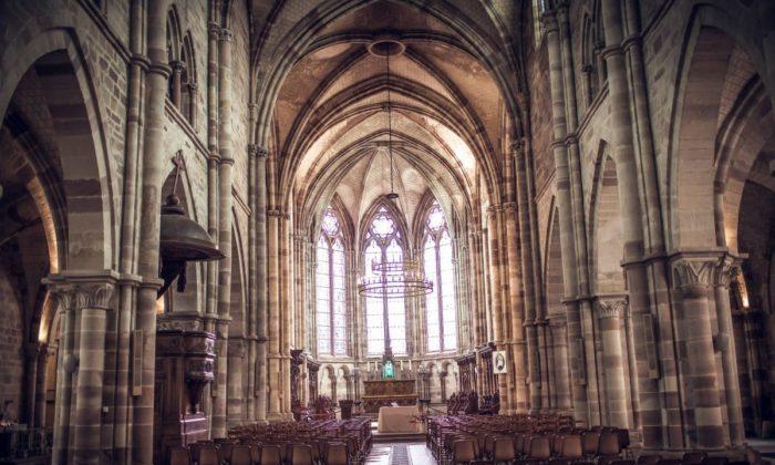 Basilique Saint-Pierre . um des lieux à visiter en Haute Saône