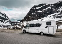 Camping d’hiver : partir au ski en camping-car