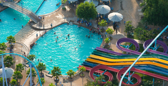 Partir en camping dernière minute en parc aquatique, astuces et conseils