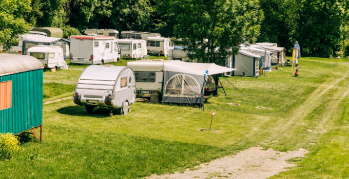 Une aire de camping en Espagne