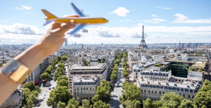 un vol aller-retour vers Paris