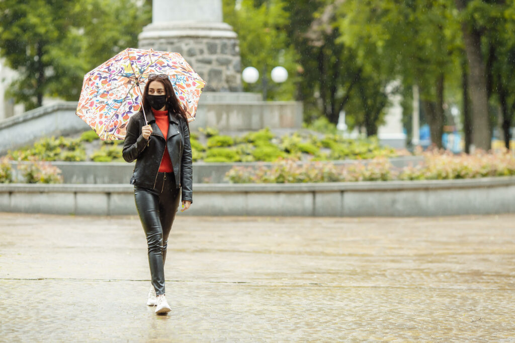 Une touriste à Paris en temps de pluie